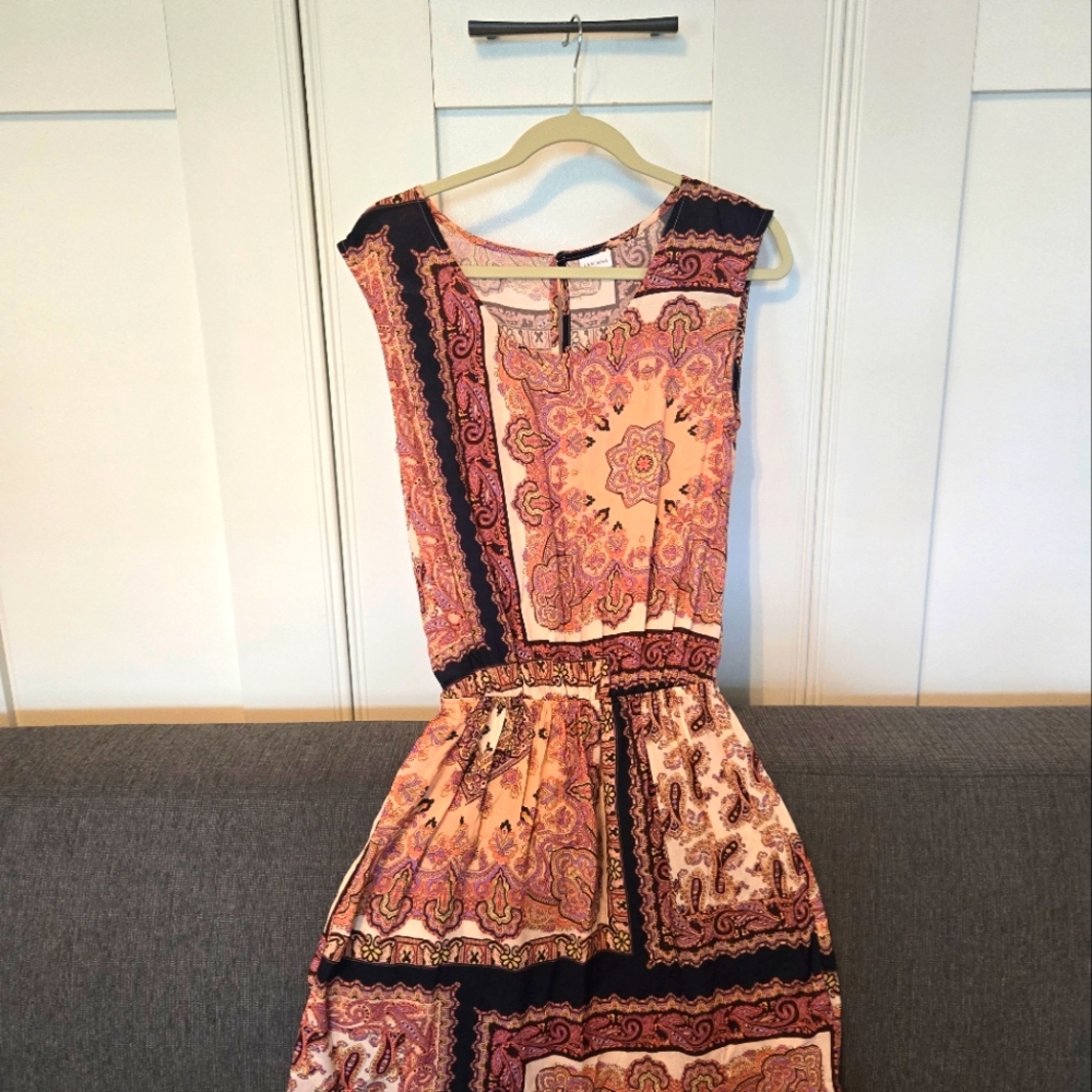 Elegant Paisley Print Dress